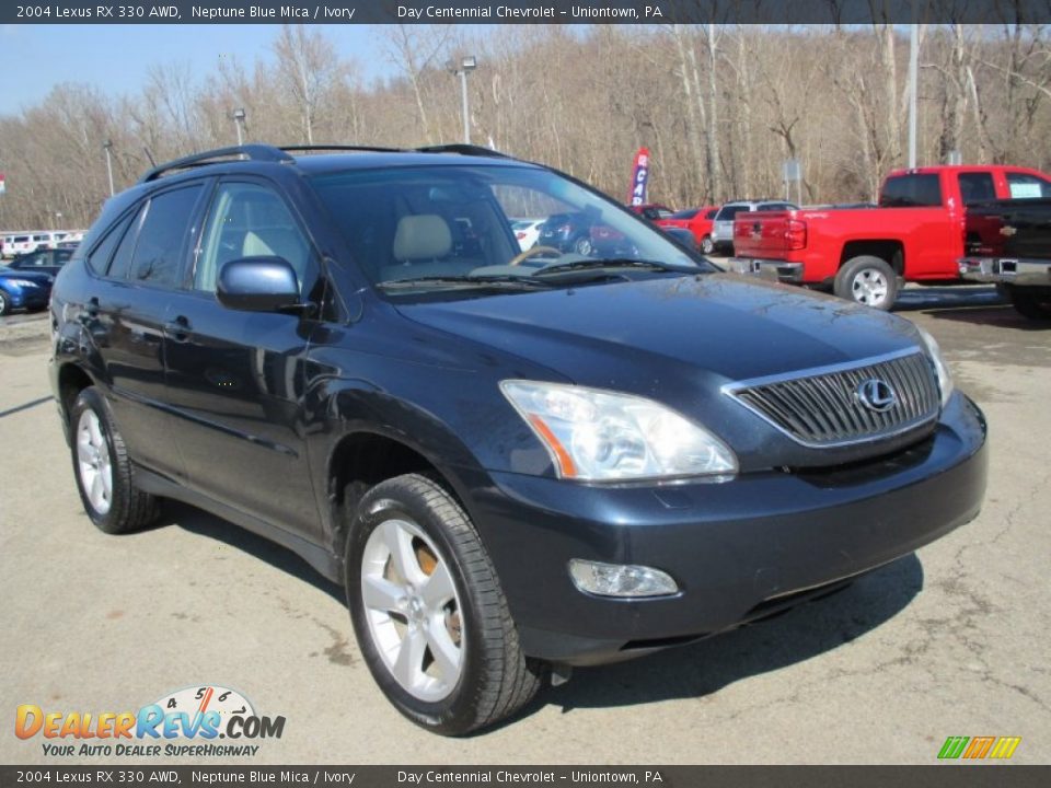 Front 3/4 View of 2004 Lexus RX 330 AWD Photo #11