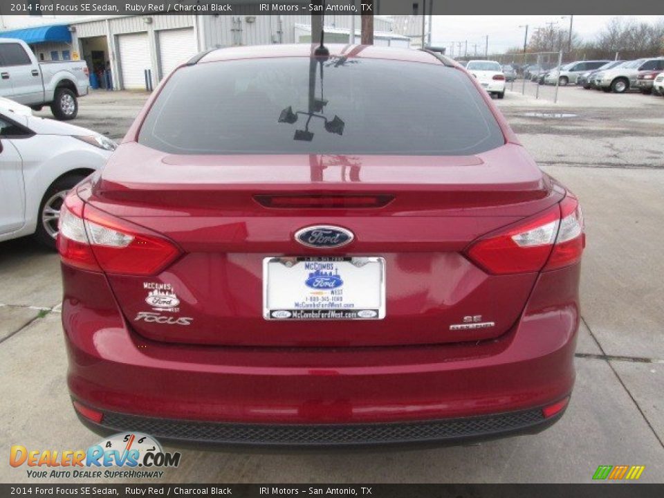 2014 Ford Focus SE Sedan Ruby Red / Charcoal Black Photo #7