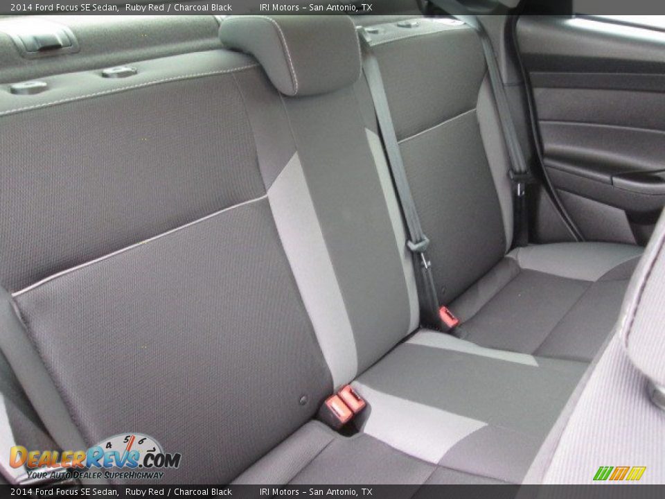2014 Ford Focus SE Sedan Ruby Red / Charcoal Black Photo #9