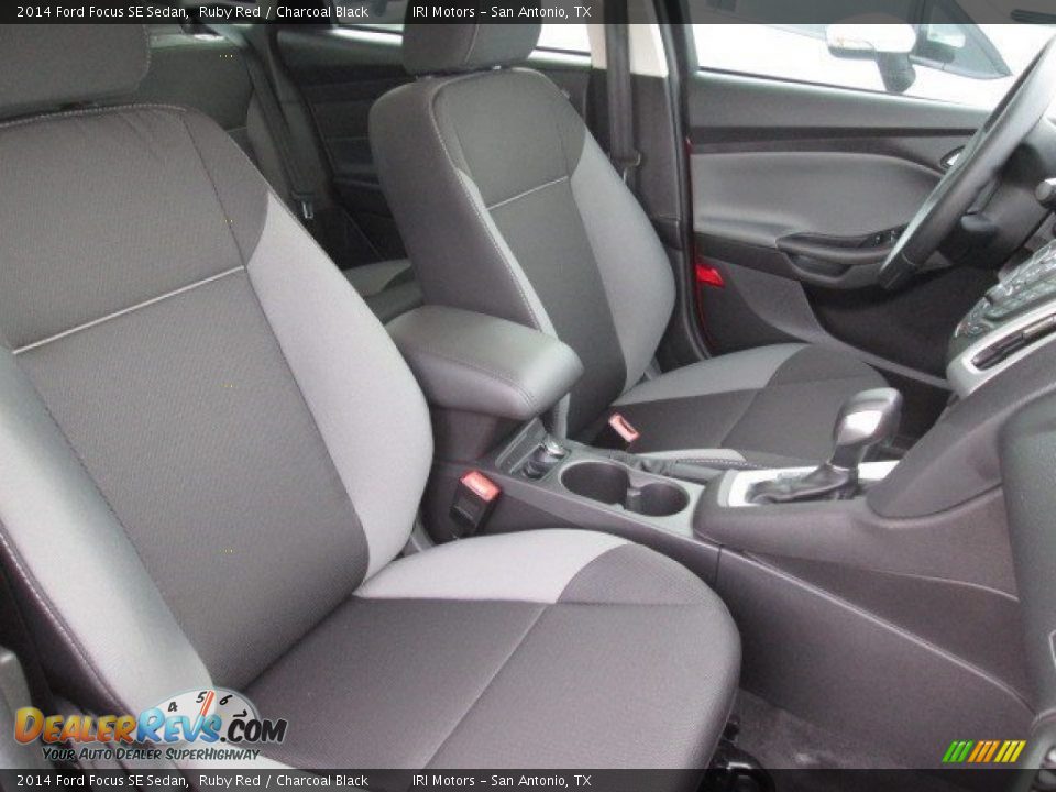 2014 Ford Focus SE Sedan Ruby Red / Charcoal Black Photo #10