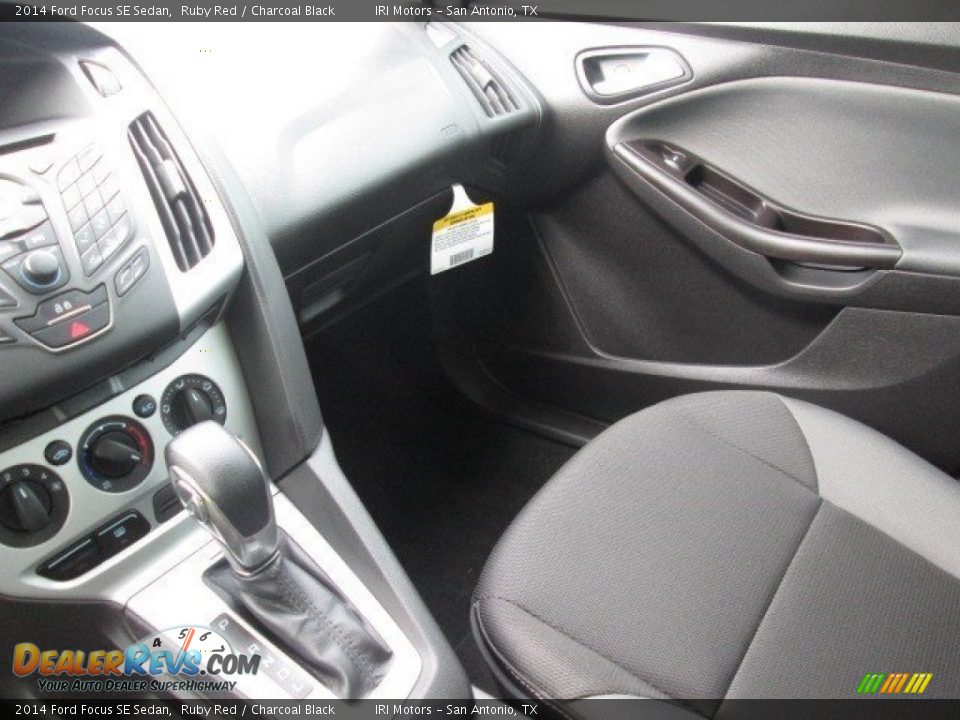 2014 Ford Focus SE Sedan Ruby Red / Charcoal Black Photo #22