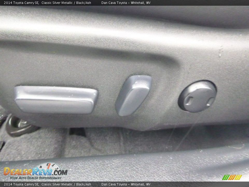 2014 Toyota Camry SE Classic Silver Metallic / Black/Ash Photo #15