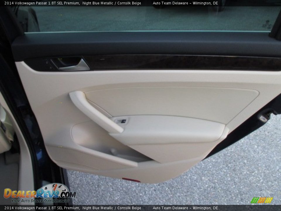 Door Panel of 2014 Volkswagen Passat 1.8T SEL Premium Photo #24