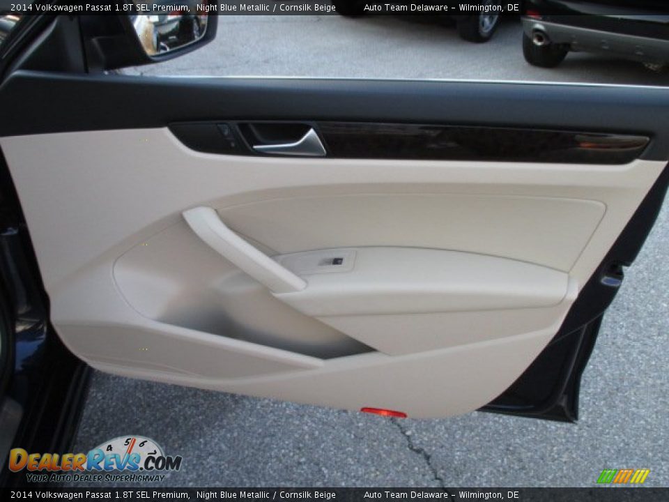 Door Panel of 2014 Volkswagen Passat 1.8T SEL Premium Photo #25