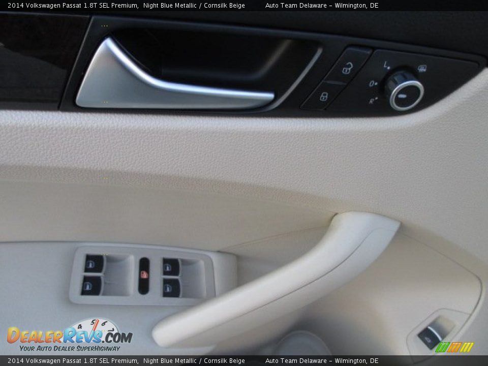 Door Panel of 2014 Volkswagen Passat 1.8T SEL Premium Photo #30