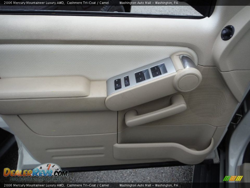 2006 Mercury Mountaineer Luxury AWD Cashmere Tri-Coat / Camel Photo #11
