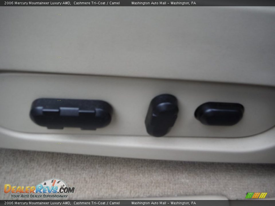 2006 Mercury Mountaineer Luxury AWD Cashmere Tri-Coat / Camel Photo #14