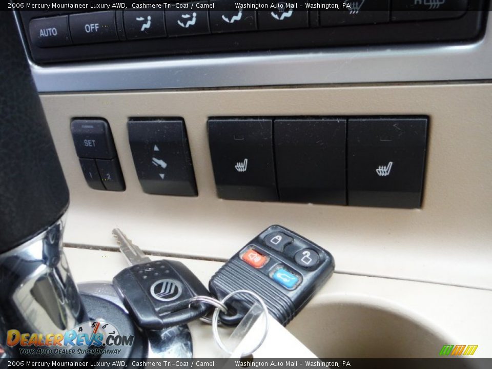 2006 Mercury Mountaineer Luxury AWD Cashmere Tri-Coat / Camel Photo #17