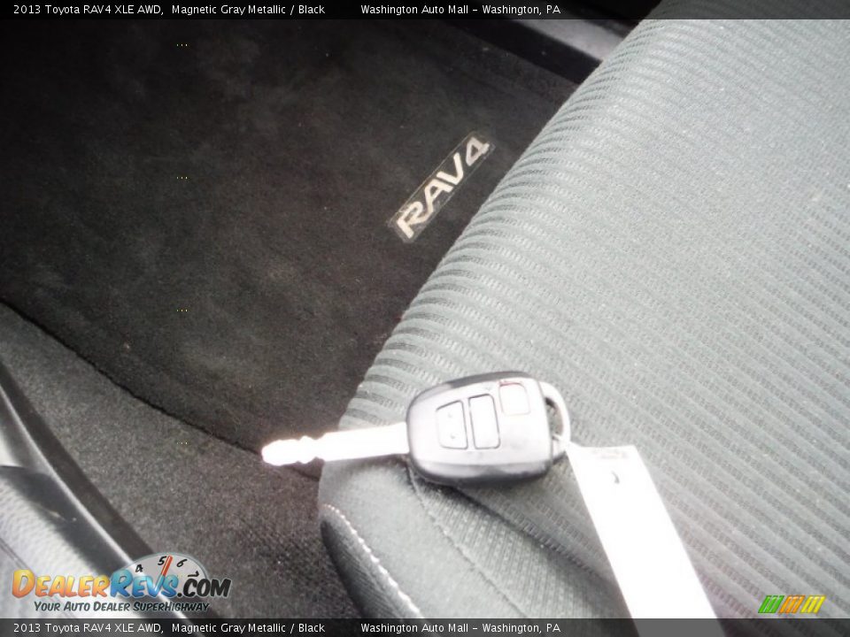 2013 Toyota RAV4 XLE AWD Magnetic Gray Metallic / Black Photo #18