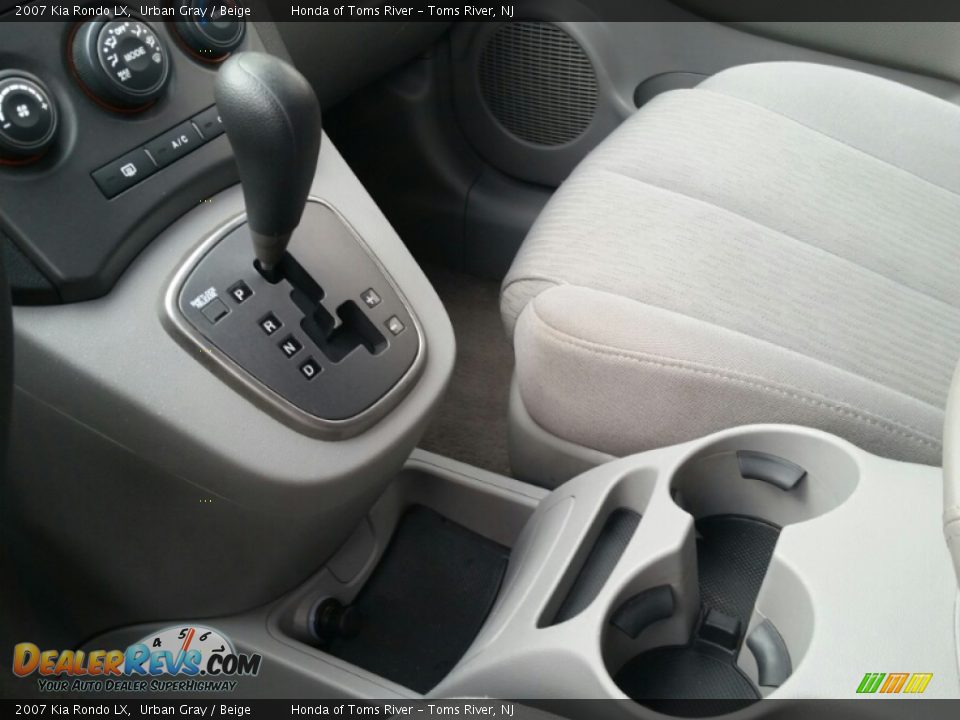 2007 Kia Rondo LX Shifter Photo #19