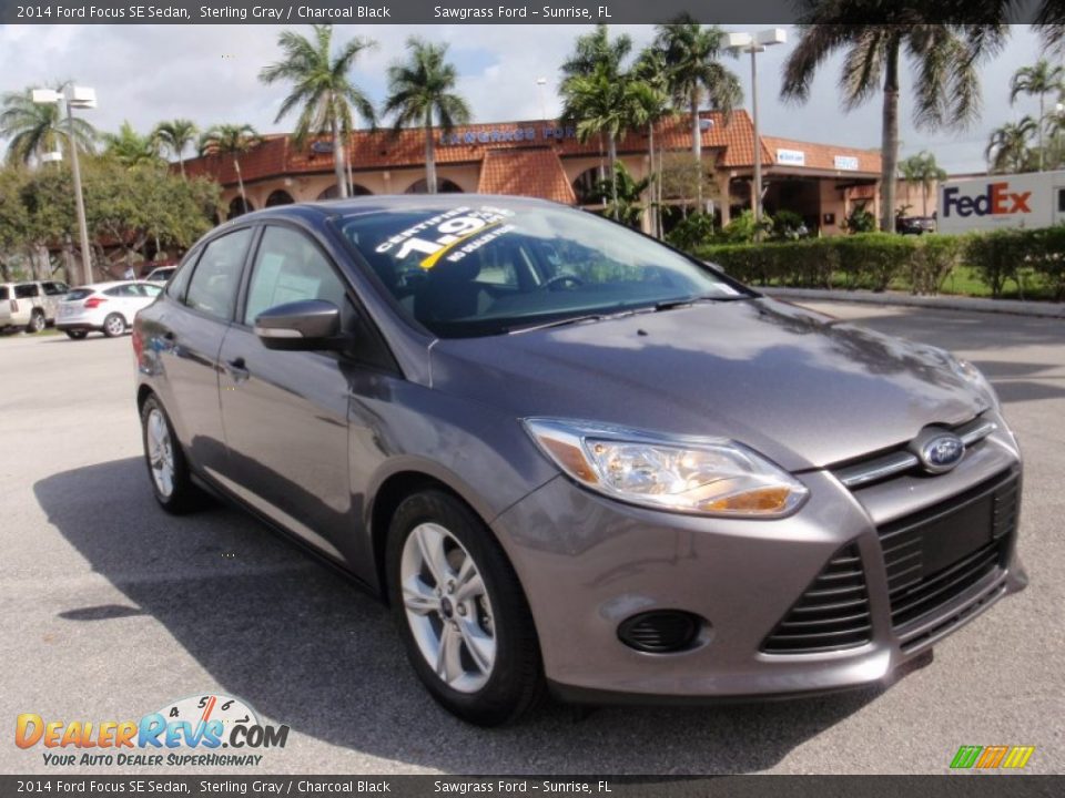2014 Ford Focus SE Sedan Sterling Gray / Charcoal Black Photo #1