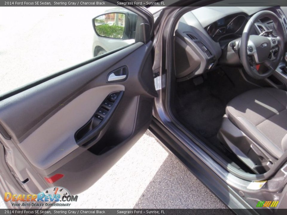 2014 Ford Focus SE Sedan Sterling Gray / Charcoal Black Photo #17