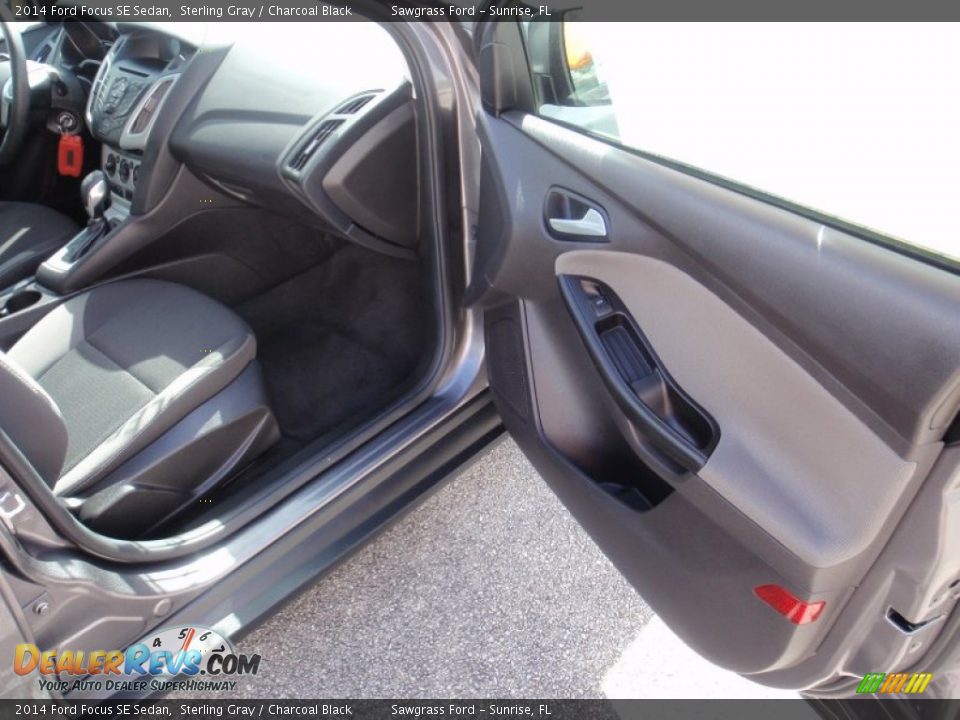 2014 Ford Focus SE Sedan Sterling Gray / Charcoal Black Photo #20