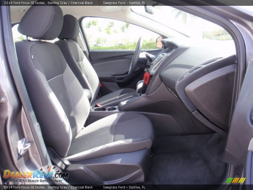 2014 Ford Focus SE Sedan Sterling Gray / Charcoal Black Photo #21