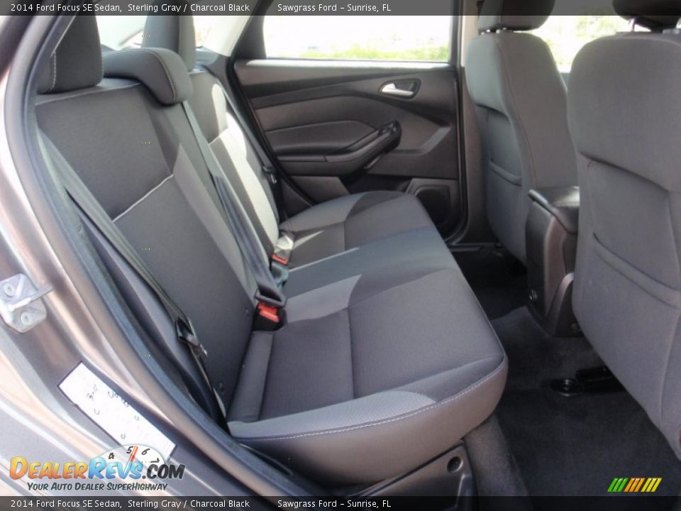 2014 Ford Focus SE Sedan Sterling Gray / Charcoal Black Photo #23