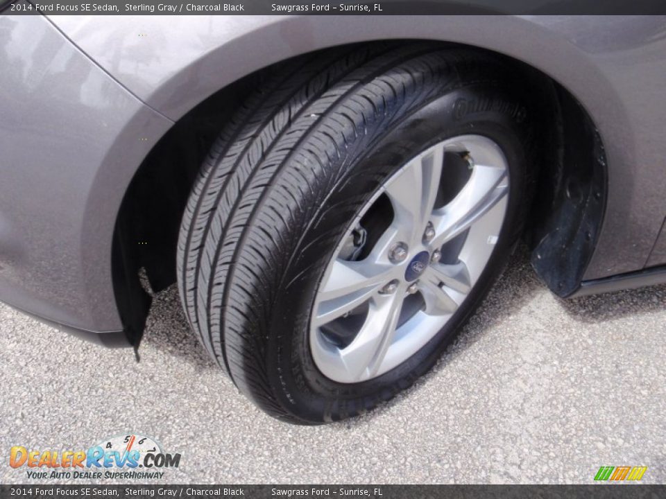 2014 Ford Focus SE Sedan Sterling Gray / Charcoal Black Photo #31
