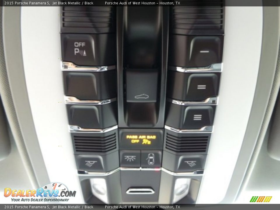 Controls of 2015 Porsche Panamera S Photo #17