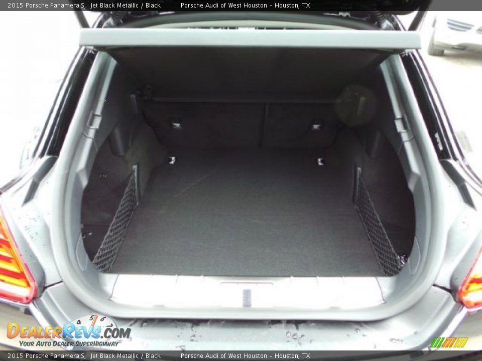 2015 Porsche Panamera S Trunk Photo #29