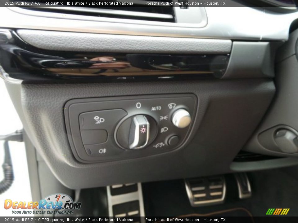 Controls of 2015 Audi RS 7 4.0 TFSI quattro Photo #14