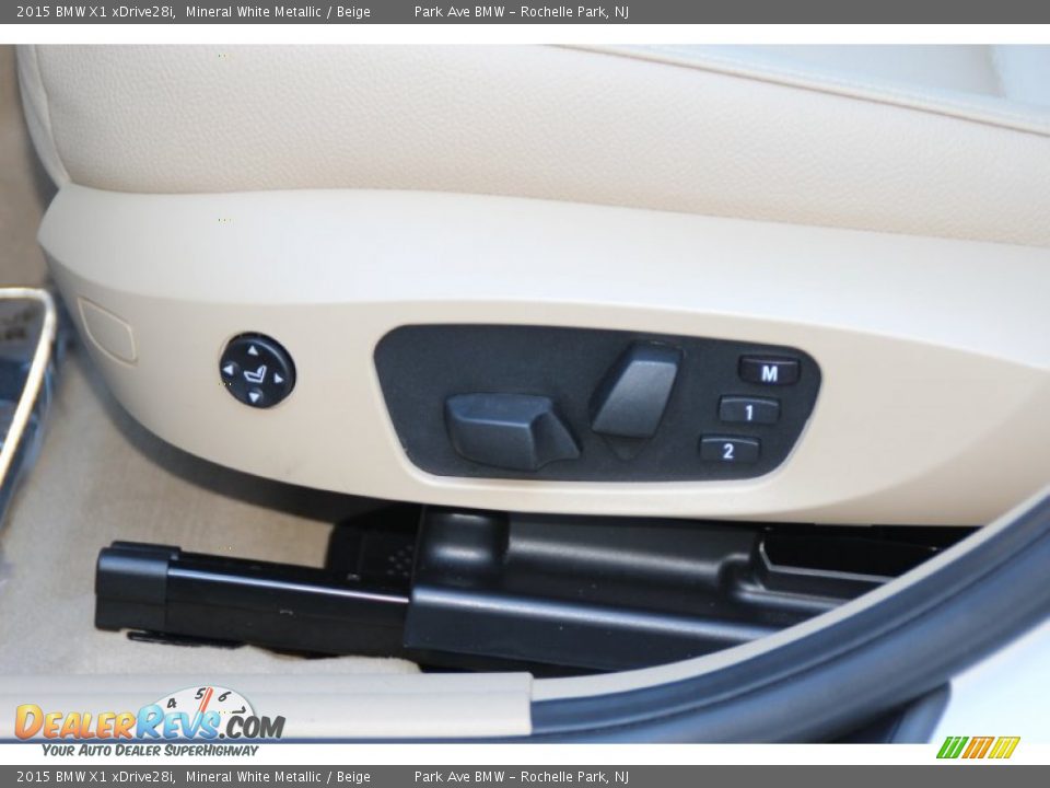 2015 BMW X1 xDrive28i Mineral White Metallic / Beige Photo #12