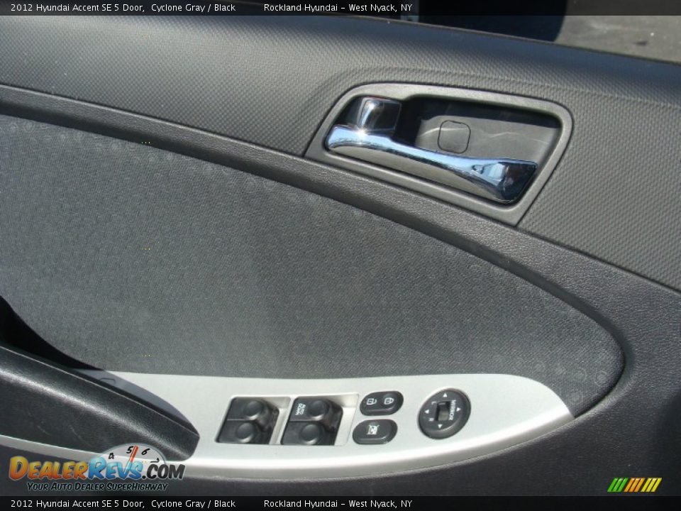 2012 Hyundai Accent SE 5 Door Cyclone Gray / Black Photo #5