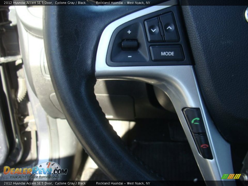 2012 Hyundai Accent SE 5 Door Cyclone Gray / Black Photo #11