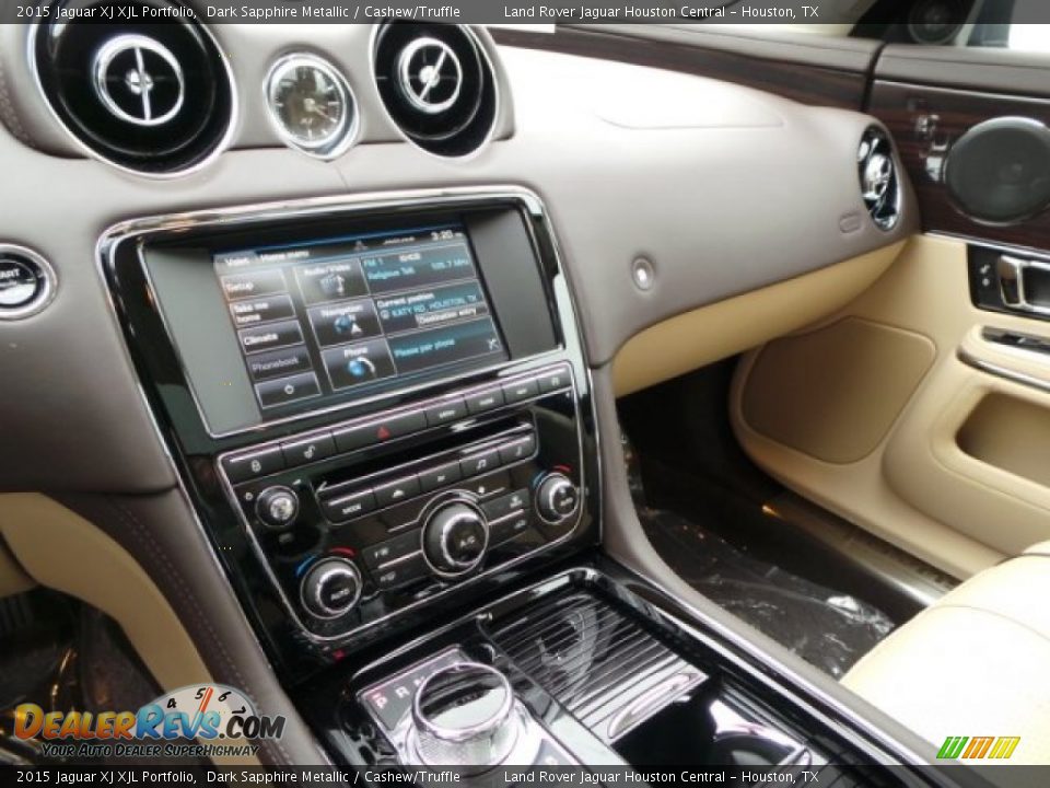 Controls of 2015 Jaguar XJ XJL Portfolio Photo #15