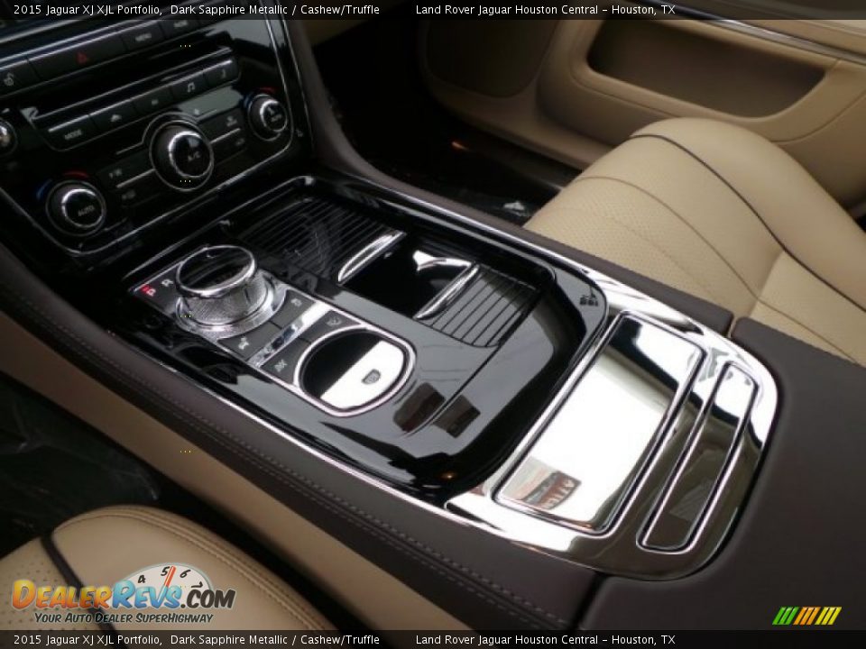 Controls of 2015 Jaguar XJ XJL Portfolio Photo #16