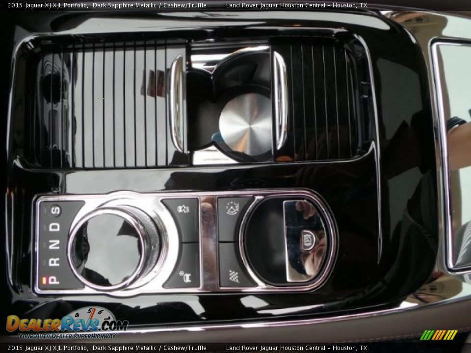 2015 Jaguar XJ XJL Portfolio Shifter Photo #22