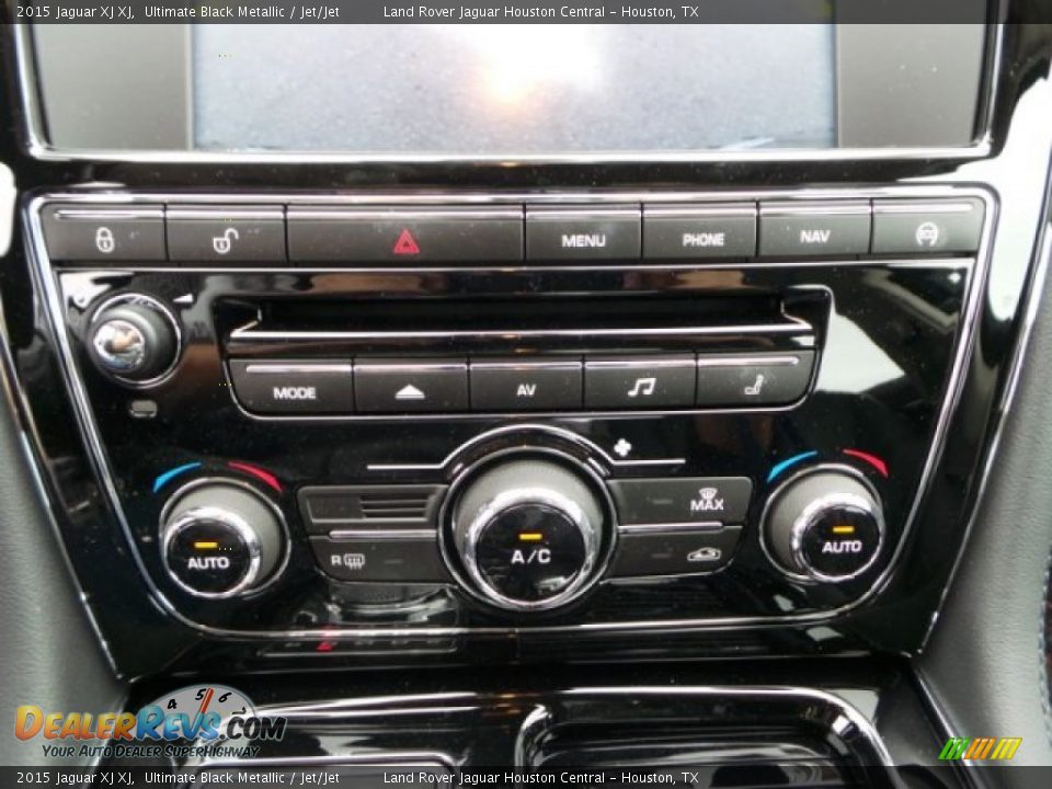 Controls of 2015 Jaguar XJ XJ Photo #23
