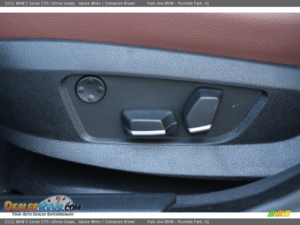 2012 BMW 5 Series 535i xDrive Sedan Alpine White / Cinnamon Brown Photo #12