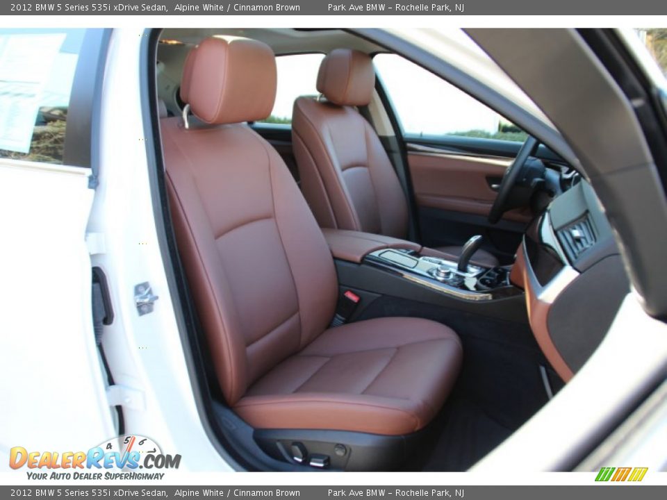 2012 BMW 5 Series 535i xDrive Sedan Alpine White / Cinnamon Brown Photo #29