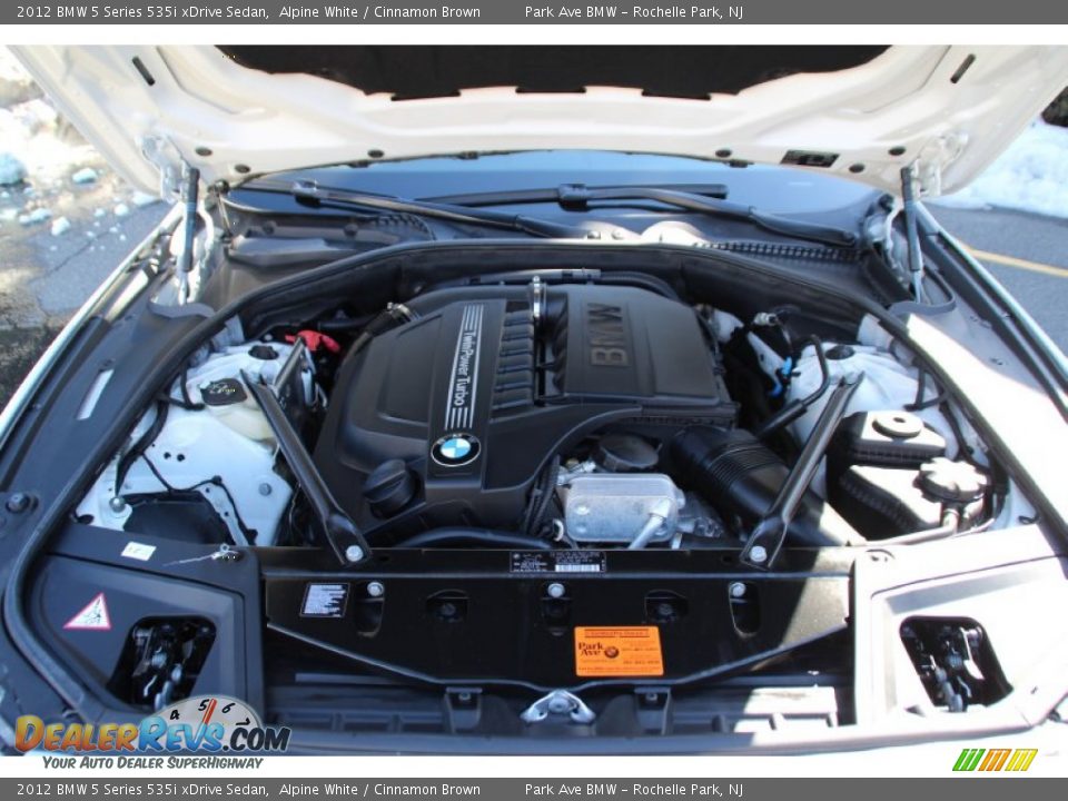 2012 BMW 5 Series 535i xDrive Sedan Alpine White / Cinnamon Brown Photo #30