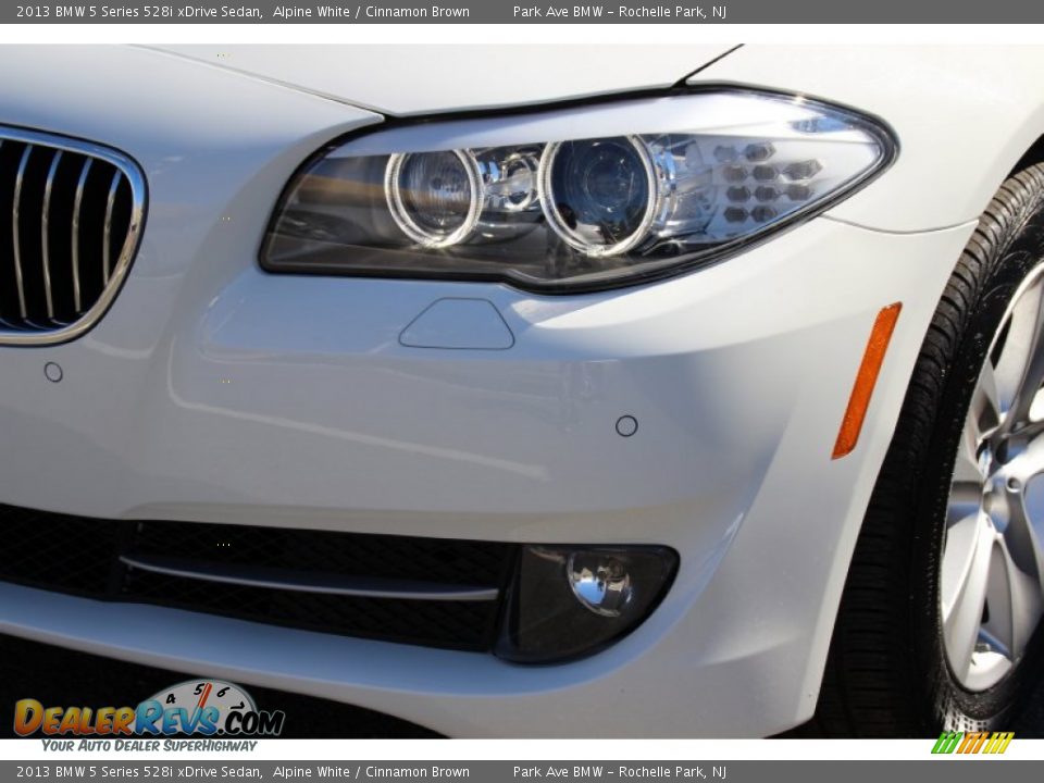 2013 BMW 5 Series 528i xDrive Sedan Alpine White / Cinnamon Brown Photo #31