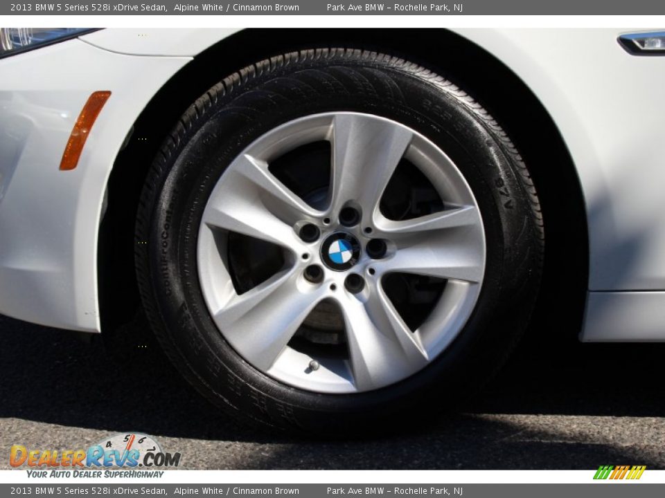 2013 BMW 5 Series 528i xDrive Sedan Alpine White / Cinnamon Brown Photo #32