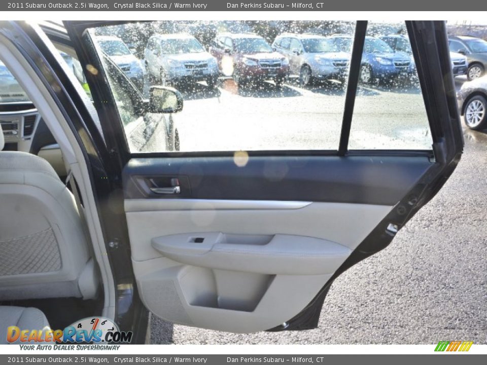 2011 Subaru Outback 2.5i Wagon Crystal Black Silica / Warm Ivory Photo #16