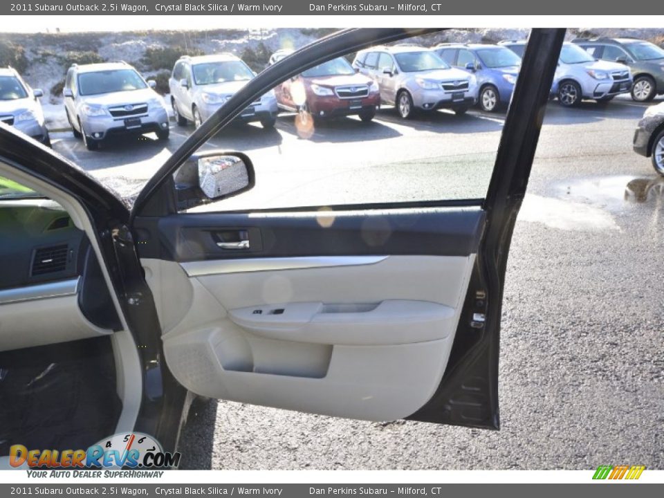 2011 Subaru Outback 2.5i Wagon Crystal Black Silica / Warm Ivory Photo #17