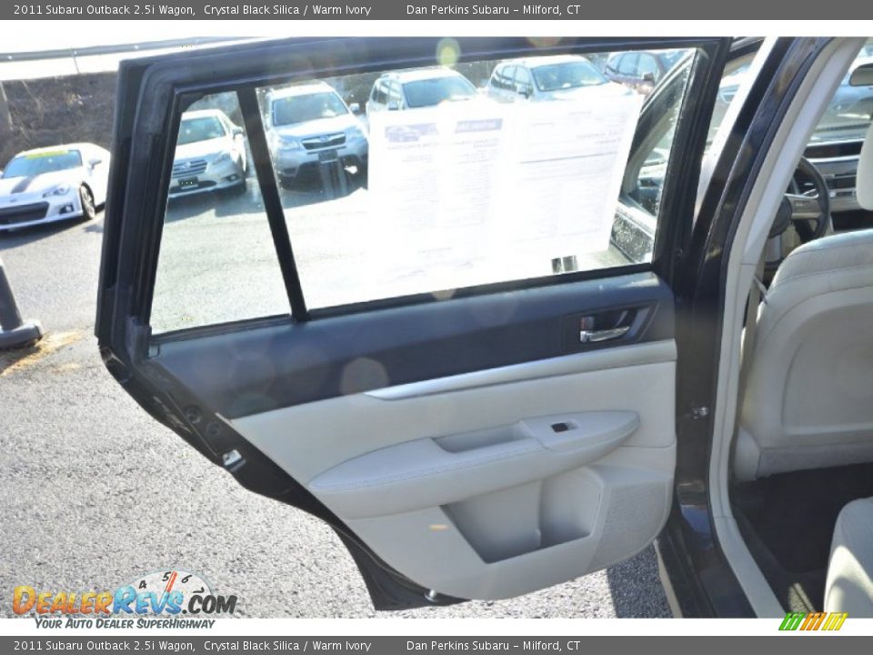 2011 Subaru Outback 2.5i Wagon Crystal Black Silica / Warm Ivory Photo #18