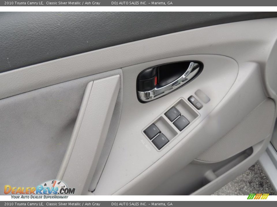 Controls of 2010 Toyota Camry LE Photo #35