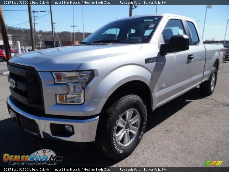 Front 3/4 View of 2015 Ford F150 XL SuperCab 4x4 Photo #4