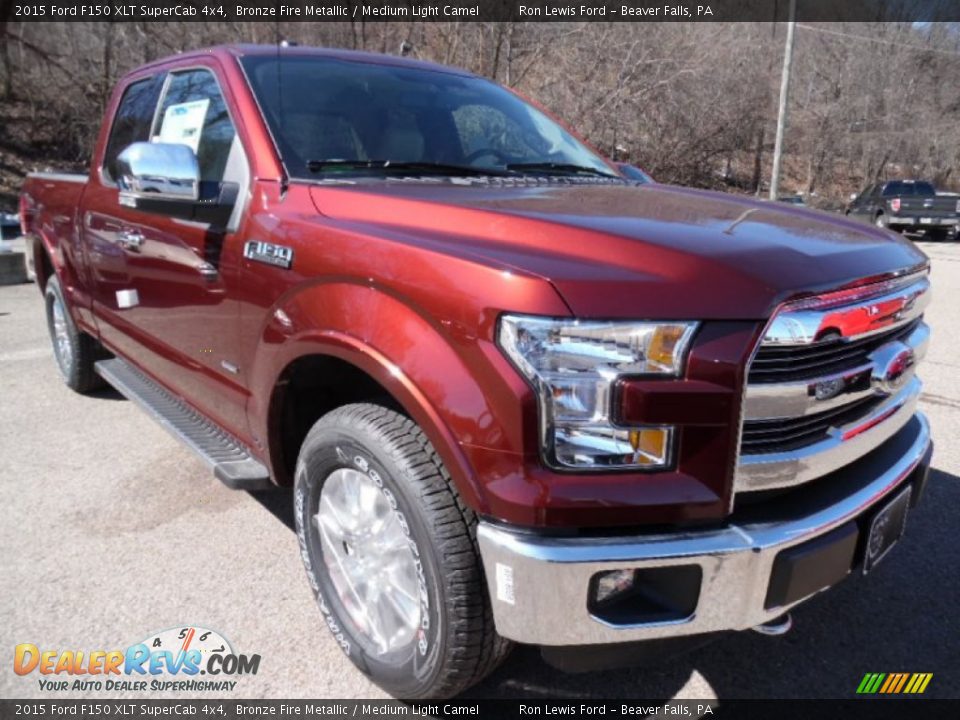 Front 3/4 View of 2015 Ford F150 XLT SuperCab 4x4 Photo #2