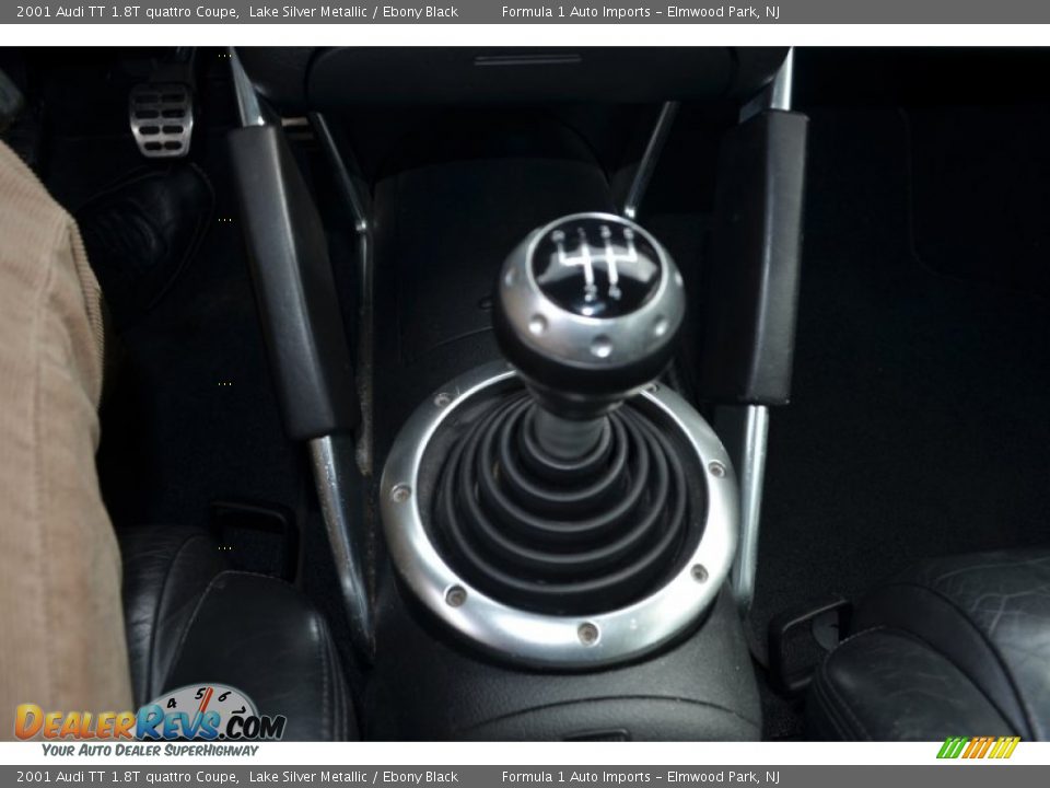 2001 Audi TT 1.8T quattro Coupe Shifter Photo #25