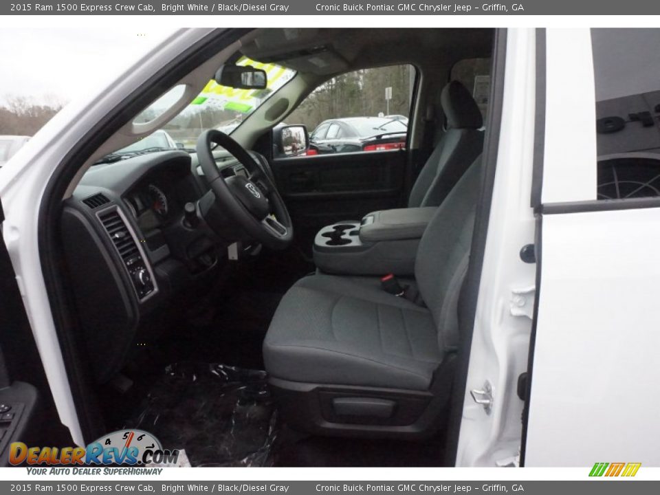 2015 Ram 1500 Express Crew Cab Bright White / Black/Diesel Gray Photo #9
