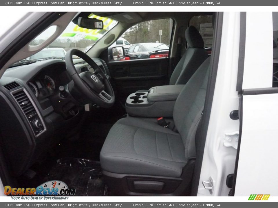 2015 Ram 1500 Express Crew Cab Bright White / Black/Diesel Gray Photo #10