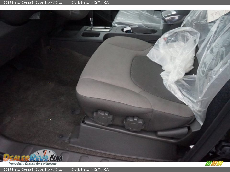2015 Nissan Xterra S Super Black / Gray Photo #9
