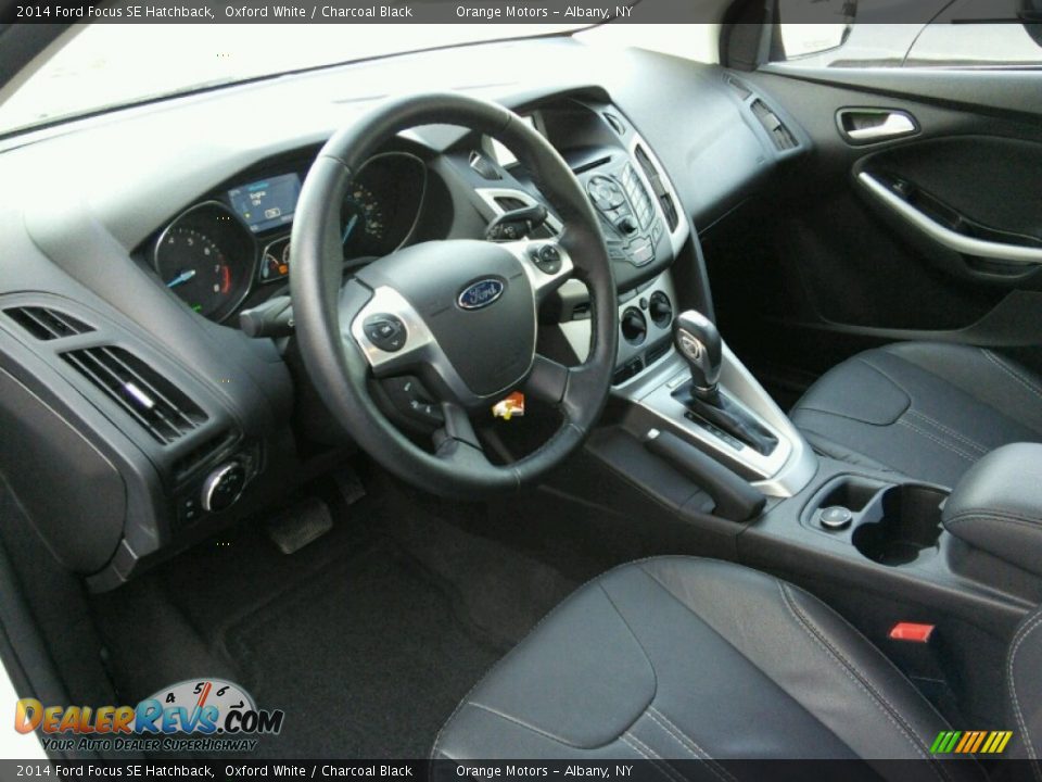 2014 Ford Focus SE Hatchback Oxford White / Charcoal Black Photo #11