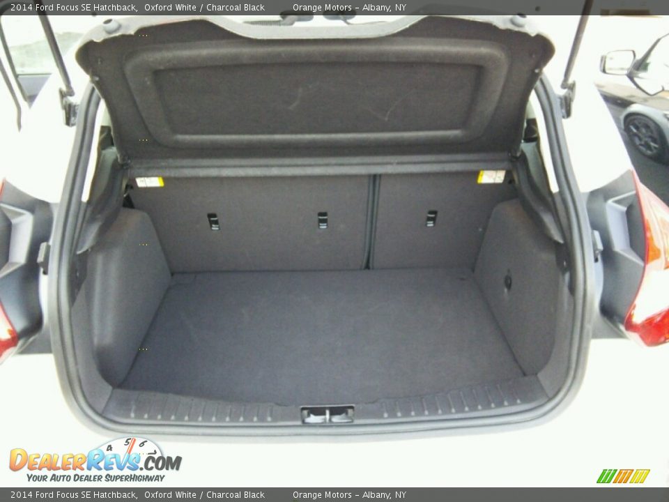 2014 Ford Focus SE Hatchback Oxford White / Charcoal Black Photo #19