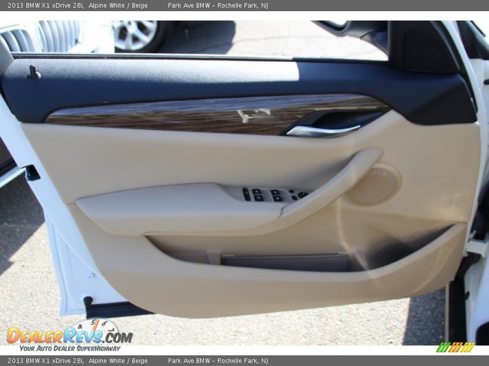 2013 BMW X1 xDrive 28i Alpine White / Beige Photo #9