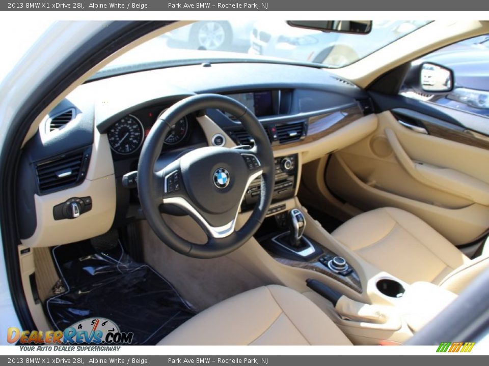2013 BMW X1 xDrive 28i Alpine White / Beige Photo #11