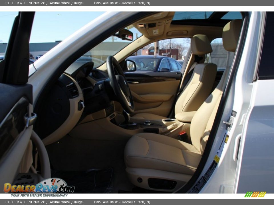 2013 BMW X1 xDrive 28i Alpine White / Beige Photo #12